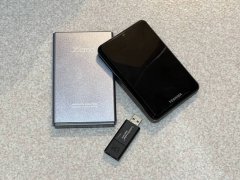 独家》赫见老公硬碟有小三亲密照 人妻偷档案当证据还得赔钱