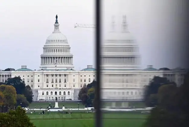 8人倒戈!停摆望结束?众院民主党人:这是“投降”