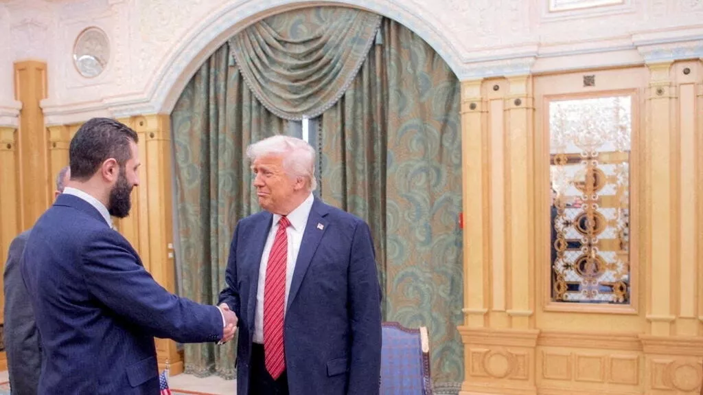 没有国旗,没有摄像机,叙利亚总统从侧门进入白宫