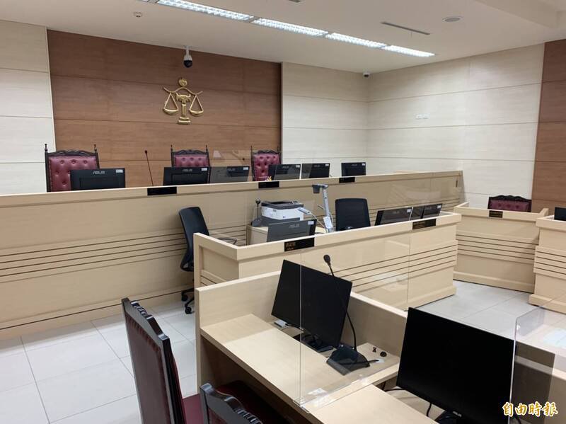 桃园市林姓男子刚满18岁时，陪同少女在公园饮酒后乱性，将少女拉进厕所硬上，桃园地院审理后将他判处3年6月徒刑。（记者余瑞仁摄）