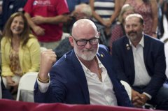 美政府停摆航班大乱 众议员骑重机跋涉1500公里回华府投票