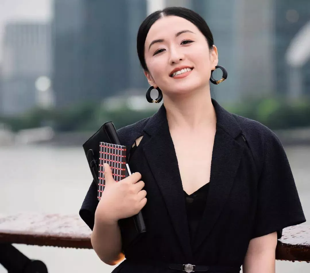 “秦雯袭警后被捞事件”真相大白 炫耀特权比违法更刺眼