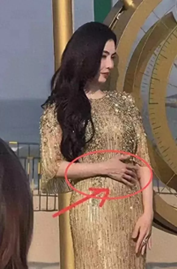 张柏芝现身河北无修图膀大腰圆,果然路人手机真实