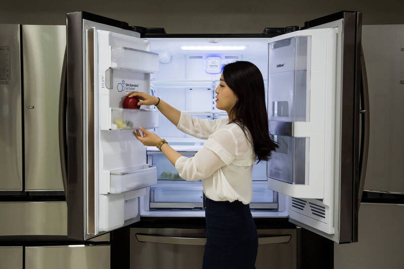 據《GOBankingRates》報導,專家建議,如果真的想省錢,以下9樣東西趕快處理掉。(示意圖,彭博)