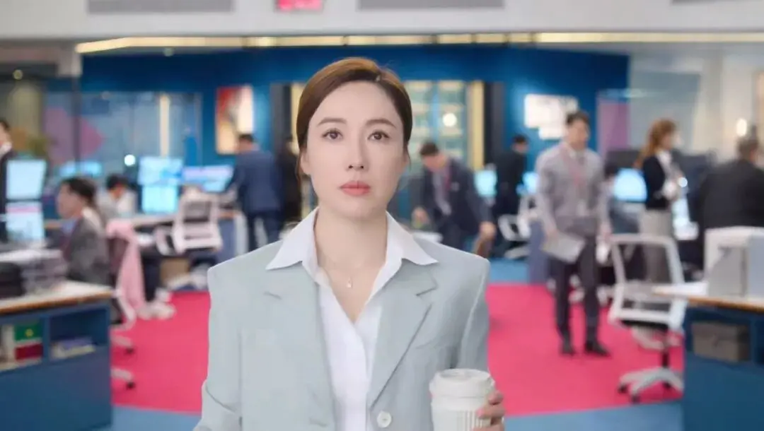 又一个野心勃勃的港女,被男人“拖后腿”了?