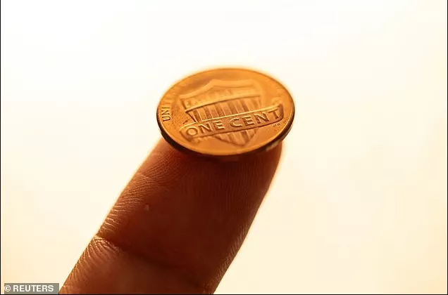 一美分正式退出历史舞台!署长亲手打出最后一枚