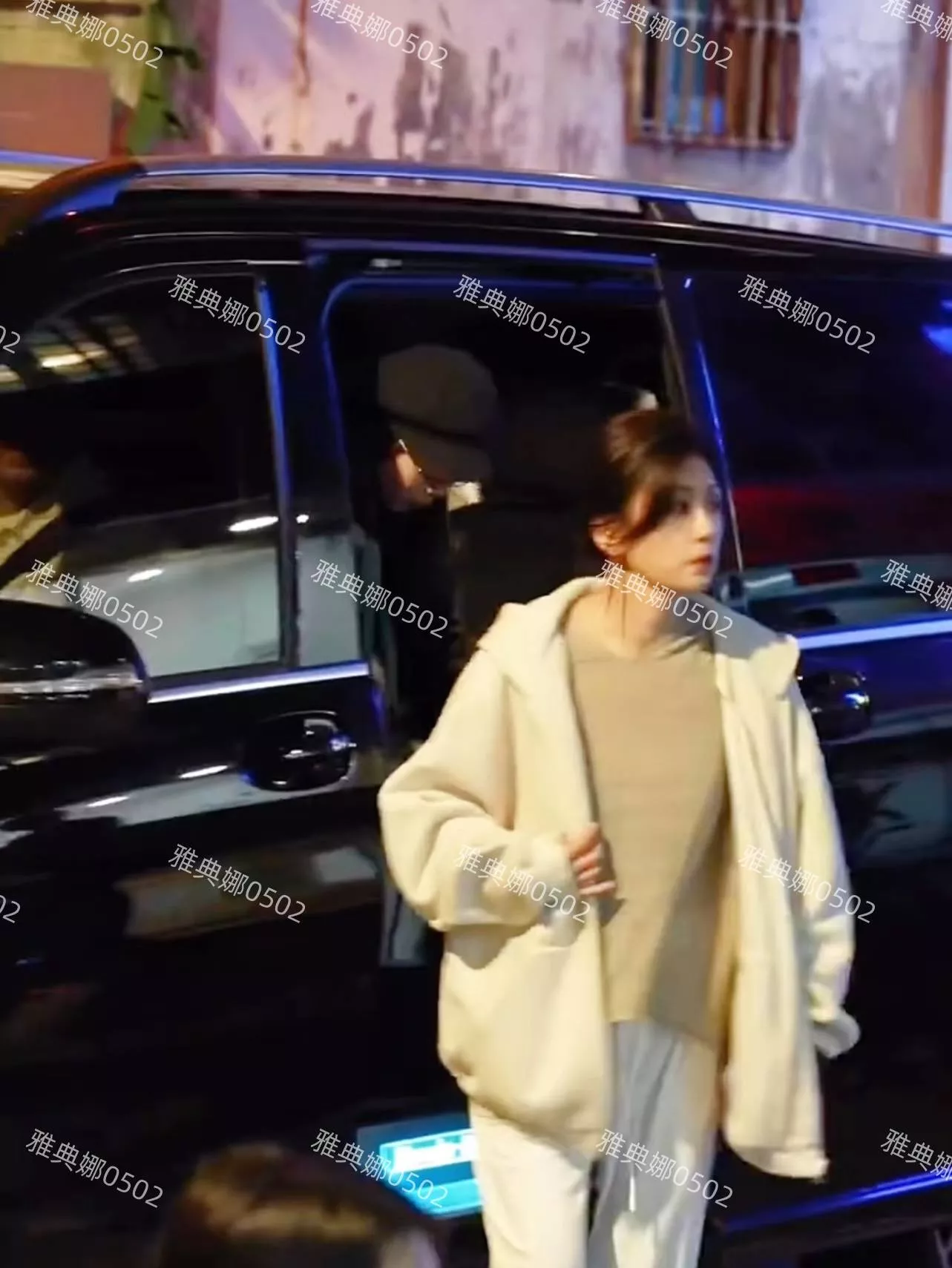 厦门偶遇贾静雯拍戏，本人好秀气好年轻