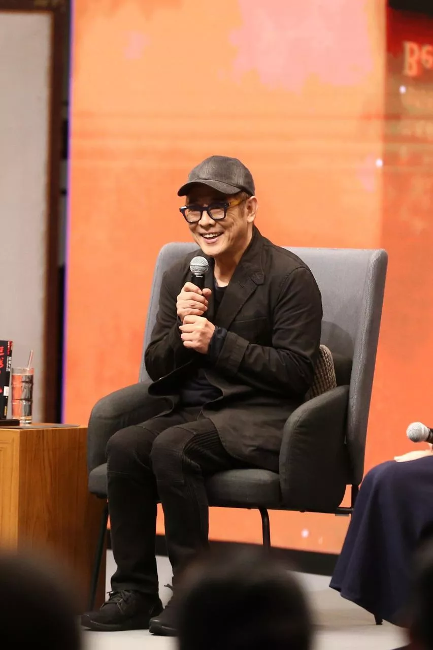 李连杰万万没想到,一条“脱衣辟谣”视频