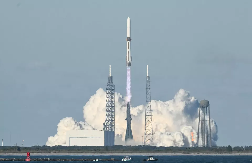 贝佐斯追赶马斯克:新格伦号二飞能否扳回一局?