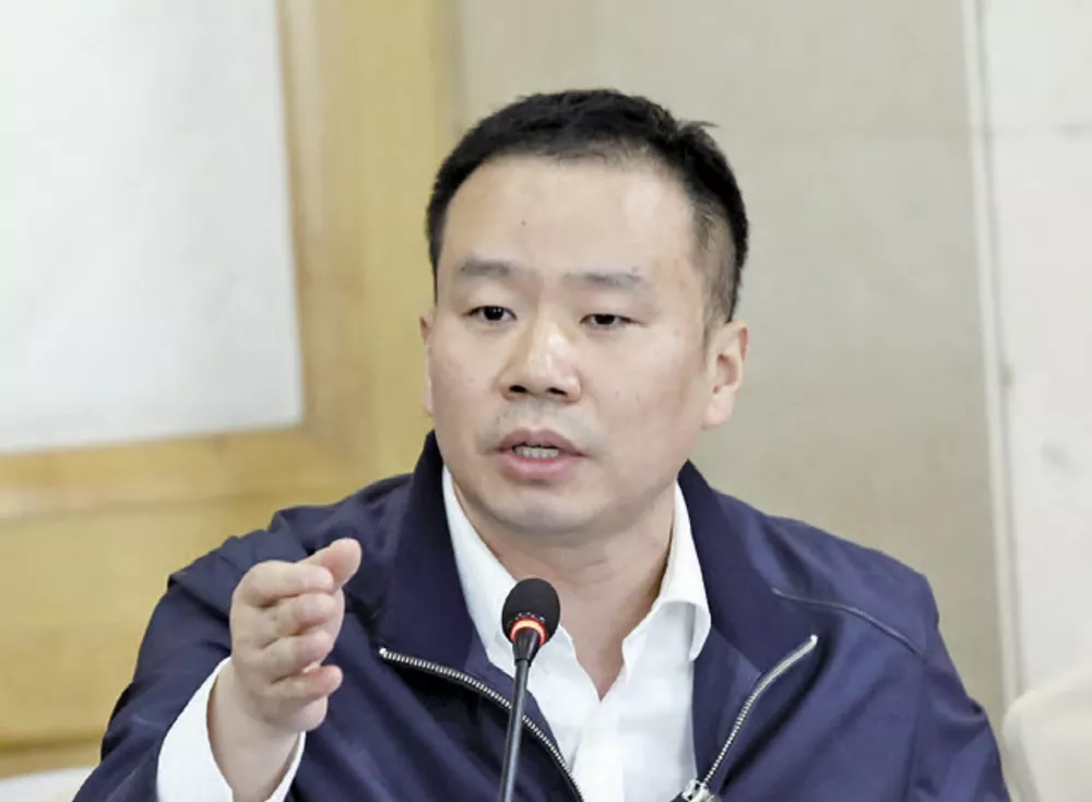 80后登顶山东首富：1600亿身家，3000亿营收