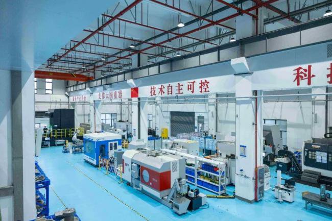 中国顶尖教授，涌向一个“非主流”城市