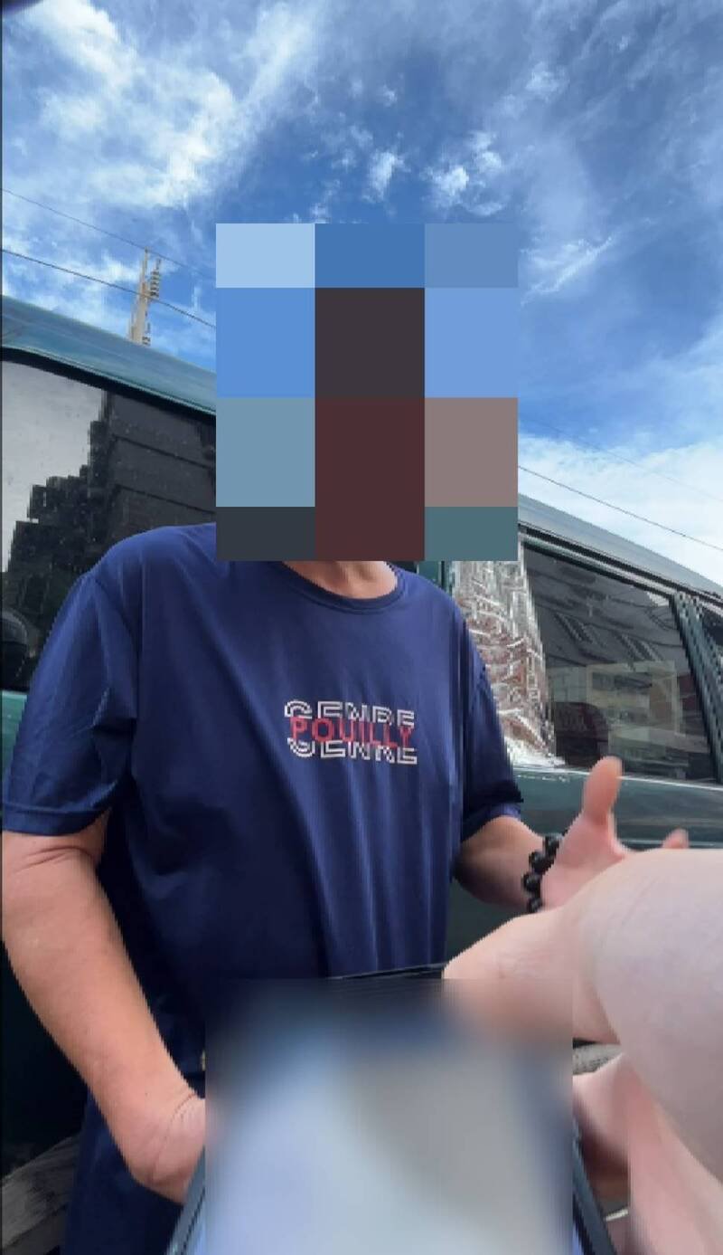 警方查出男子是毒品通缉犯并查扣安毒。（警方提供）