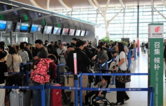 北京示警无效！飞日航班柜台现人龙 中国客喊「政治与我无关」