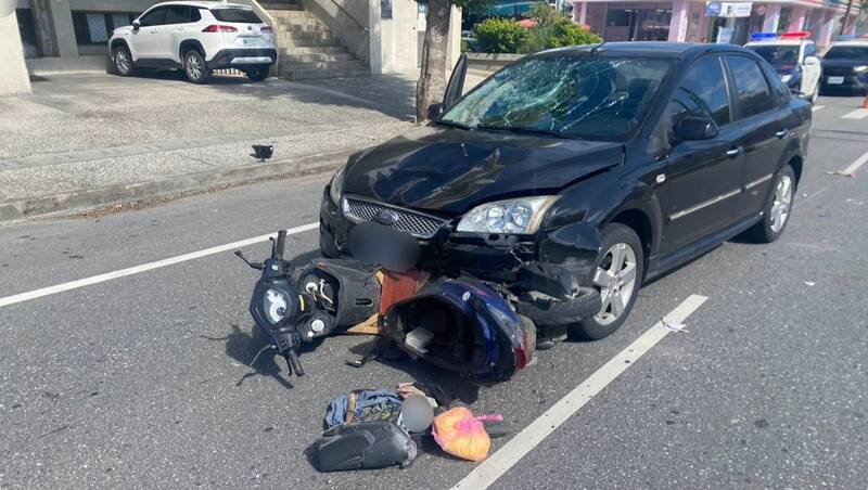 转弯机车与直行车发生碰撞造成一死。（警方提供）