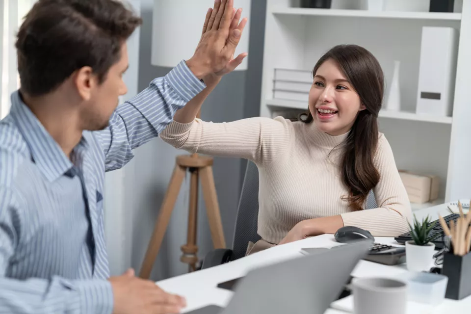 为什么现在酒桌上劝酒的越来越少了?