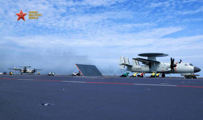 福建号航母完成首次海上演习 现场图片流出 福建号航母完成首次海上演习 现场图片流出