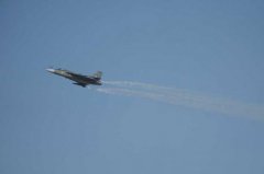 惊悚画面曝光 印度战机失控坠地爆炸瞬间成火海