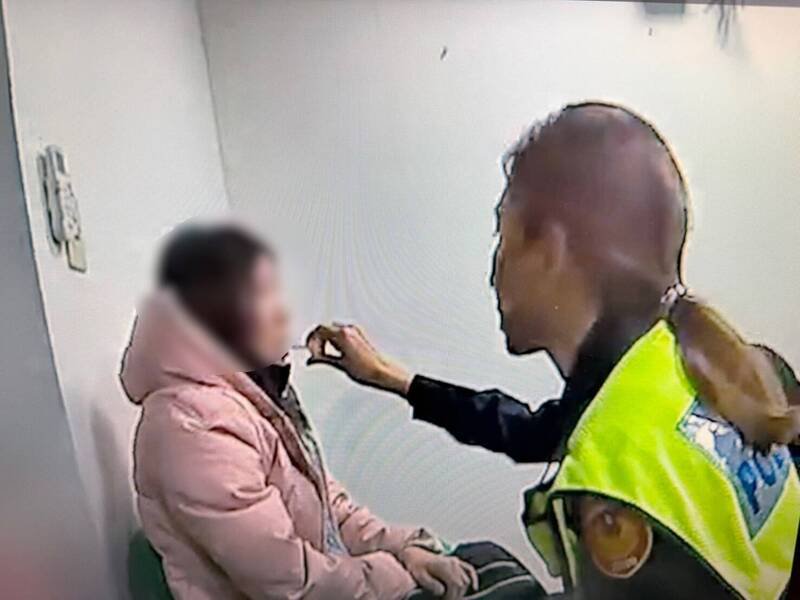 吴女除将面临通缉归案，还将成为毒驾新制重罚对象。（记者郑景议翻摄）