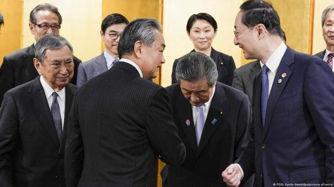 升级！王毅称日本发出“令人震惊的”信号