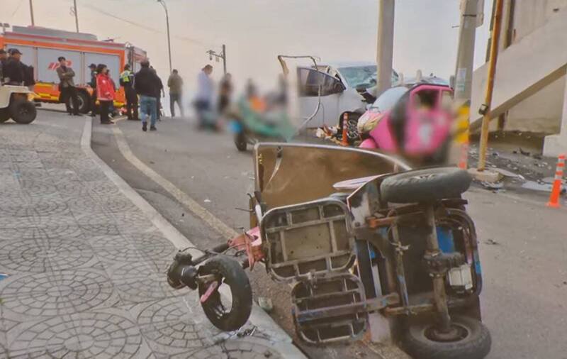 位于南韩济州岛东侧的天津港，今（24）日下午发生一起重大车祸。（图撷取自「MBCNEWS」YouTube）