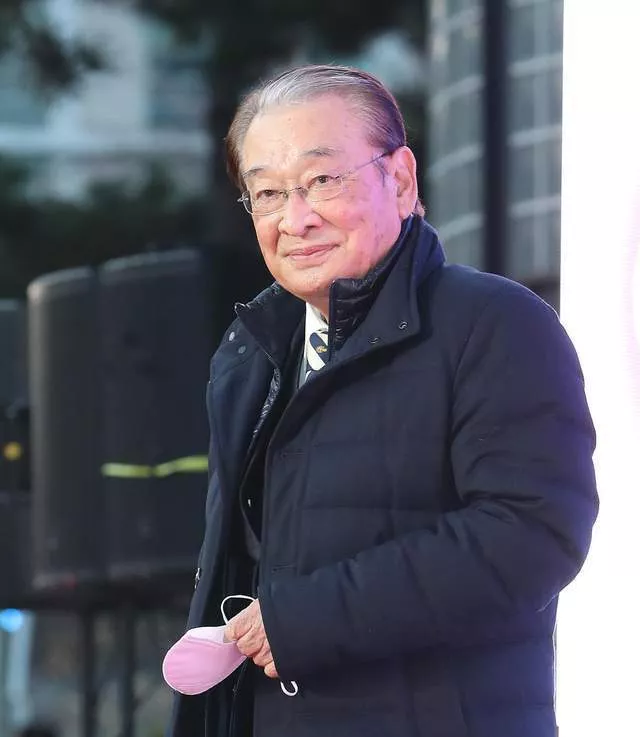 韩国“国民爷爷”李顺载去世，代表作《搞笑一家人》