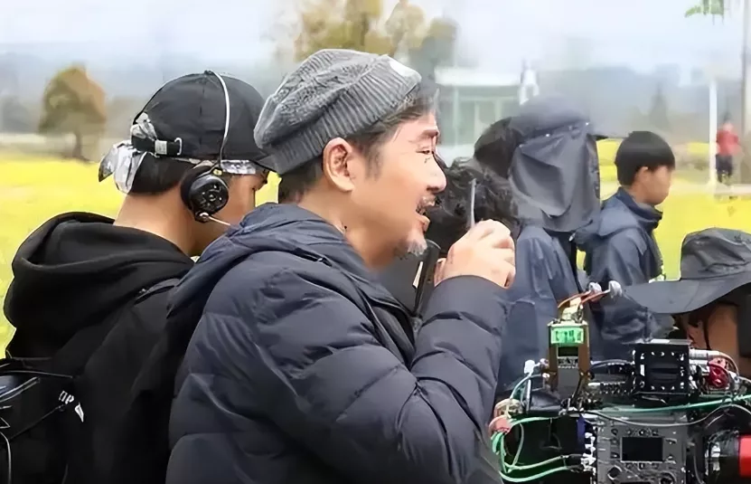 70岁的张国立无法停止工作，因为还有43岁儿子要养