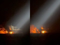 黑海变火海!俄罗斯「影子舰队」2油轮接连爆炸 火焰直冲天际