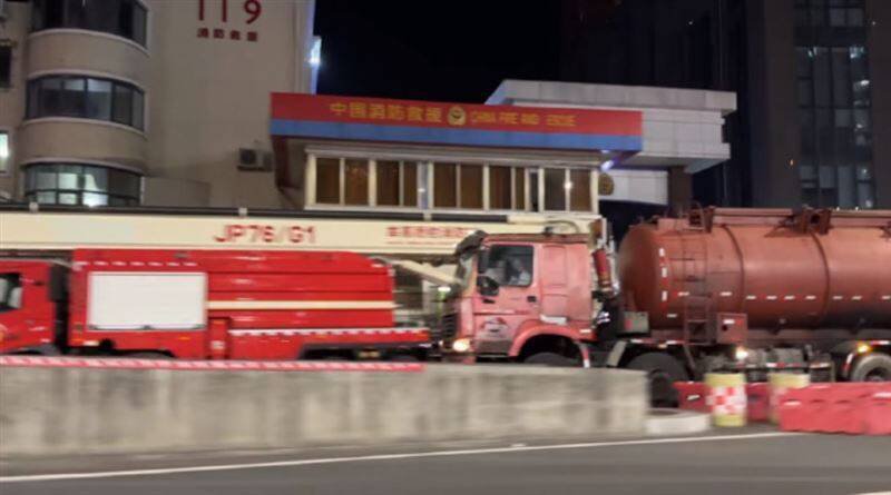 中国网友曝光画面，称深圳消防队准备赴香港支援，但港府否认请求「内地」支援。（图翻摄自小红书）