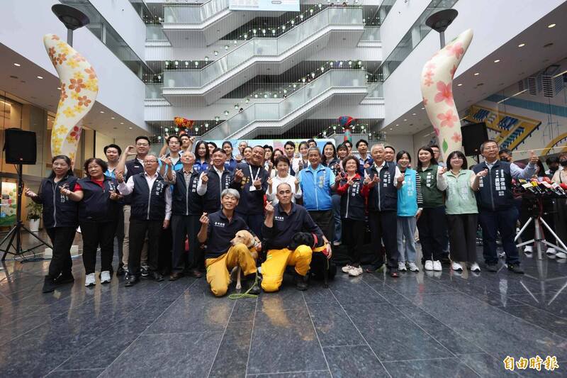 市长卢秀燕参加消防形象月历发表会。（记者蔡淑媛摄）