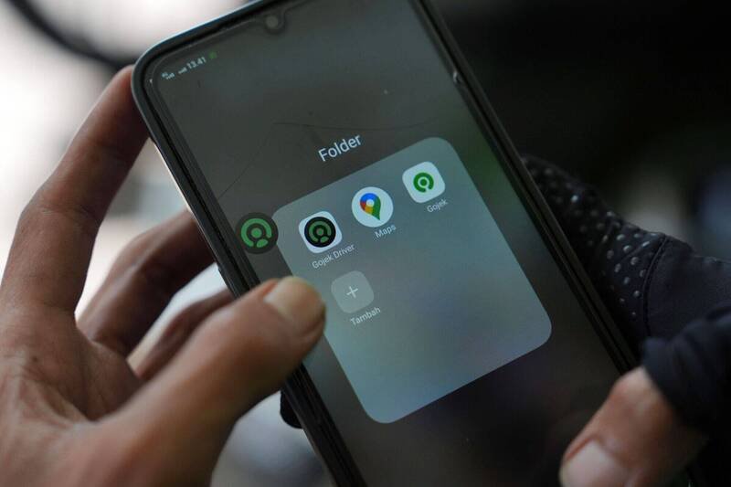 印度通讯部下令智慧型手机制造商在所有新设备上预先安装1款政府开发的网路安全应用程式。图为智慧型手机。（彭博）