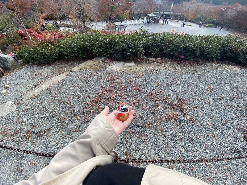 台湾漫画家「我是虾米」今天发现胜尾寺的台湾达摩阵已全数消失。（@im_ebi.tw/Threads授权提供）