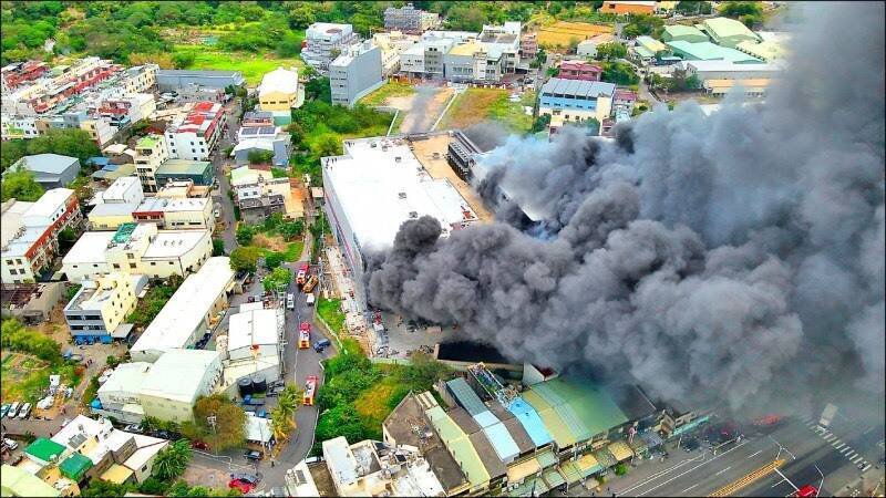 台中大肚全联仓储大火酿9死8伤，新菱公司现场负责人及监工被检方建请从重量刑。（资料照）