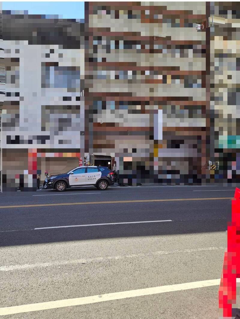 高雄独居老人陈尸大楼，多日后才被发现。（民众提供）