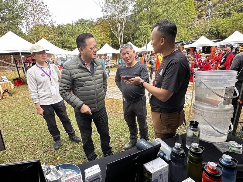 演训集结中央、地方及民间救援能量共约230人参与。（记者郑景议翻摄）
