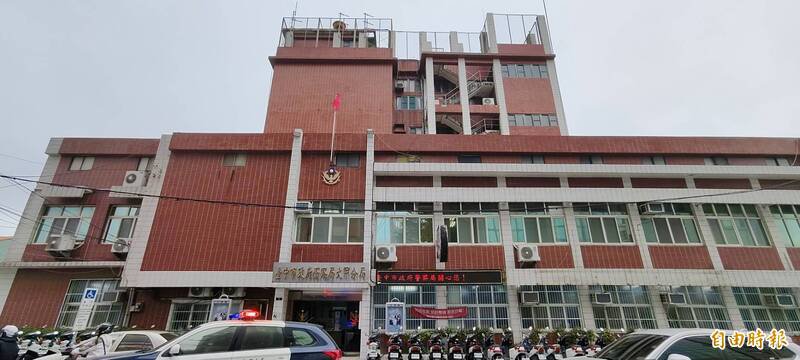 大甲分局建物老旧，已有60年历史。（记者张轩哲摄）