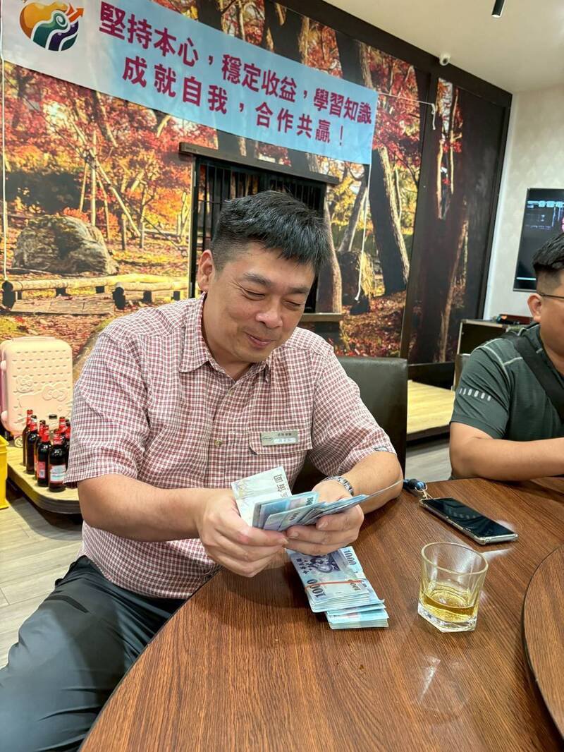 新上任的消防局长杨宗林，针对前分队长洪育仁（见图）涉吸金遭法院裁定羁押，强调裁定当日即时停职，强调公务员违法违纪零容忍，将加强廉政与防诈教育。（民众提供）