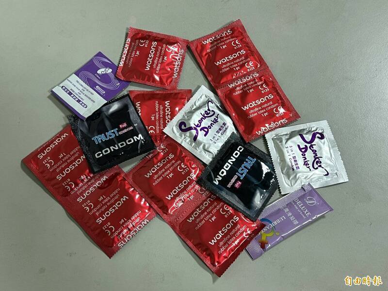 中国正面临严重的人口萎缩危机，为了刺激生育率，当局甚至计划取消避孕用品的免税优惠。（示意图，资料照）