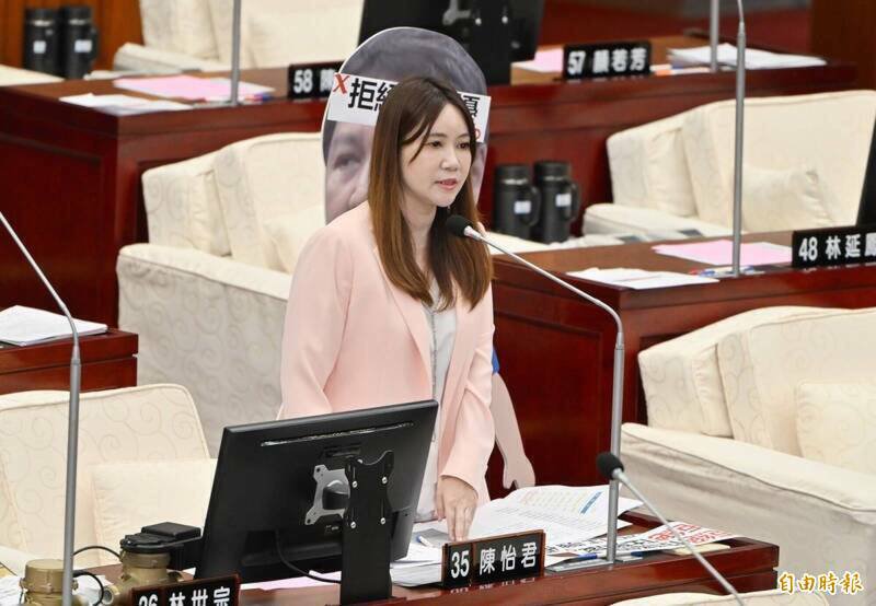 法院审酌，陈怡君坦承犯行，并已缴回全部犯罪所得，依法减刑后，仍认其行为严重侵害公众利益，合并应执行有期徒刑7年10月，褫夺公权5年。（资料照）