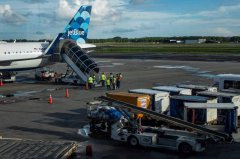 美委紧张时机敏感 千里达将开放机场供美军使用 委国取消天然气合约反击