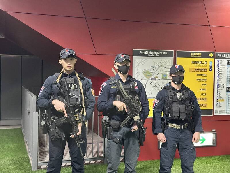 桃园市警察局捷运警察队与桃园大众捷运公司，在机场捷运A19桃园体育园区站举行「多重灾害模拟演练」。（捷警队提供）