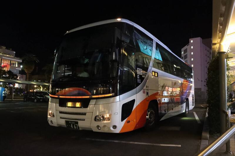 日本九州国道巴士，把乘客关在行李舱直接开走。图为九州产业交通巴士。（图撷自「@ConvoyBus2nd」X帐号）