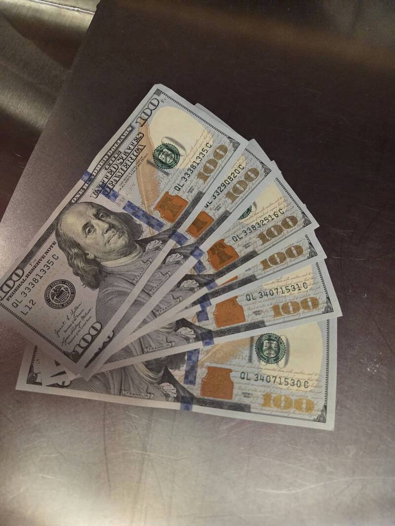 泰勒丝送的600美元。（图撷自Robyn Gentry脸书）