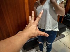 受邀住处追剧 北市男伸爪袭胸嫩妹 付45万和解金换缓刑