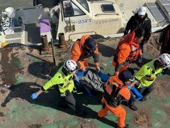 新竹南寮外海小游艇翻覆  一人落海获救