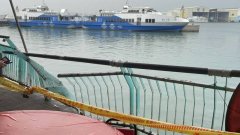 东港码头传离奇事故 游客吃海鲜被「船」撞伤送医