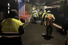 除夕夜登山客山区迷途  瑞芳警消雨中急救援