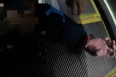 北捷惊魂！男子昏厥倒卧手扶梯 警即刻救援化险为夷