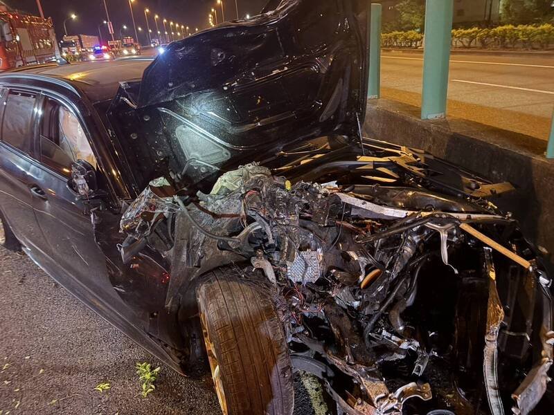 肇事的轿车，赵姓驾驶逃离现场。（民众提供）