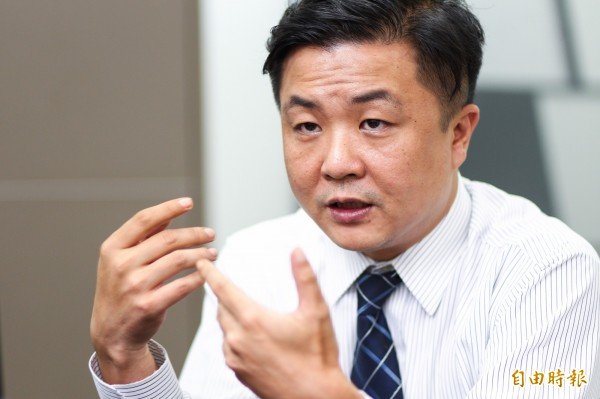 律师吕秋远今晚在脸书分享历史故事，强调：「军人武德至上，不能欺负弱小，」（资料照，记者王文麟摄）