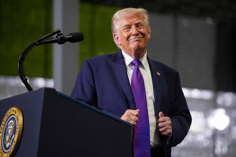 川普在接受媒体访问时也宣称，与伊朗的战争很快就会结束，因为伊朗「已经没有什么可攻击的目标」。（法新社）